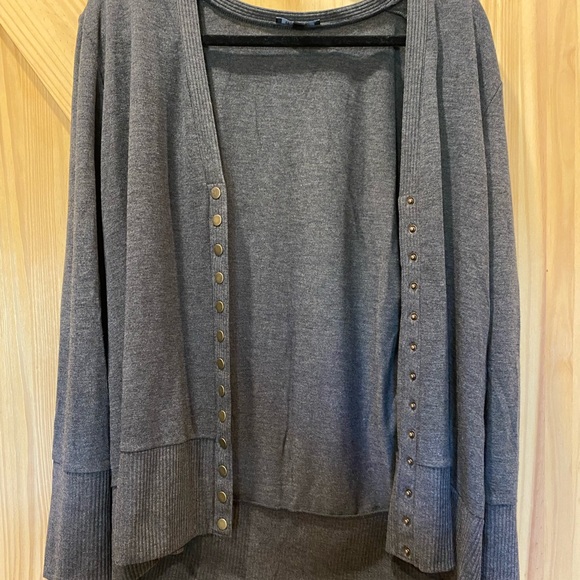 Traleubie charcoal button cardigan, size XL - Picture 9 of 12